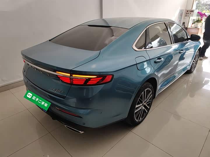 Фото 7 - Geely Preface