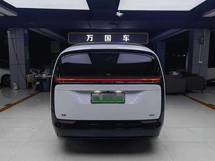 Фото 4 - LiXiang Mega