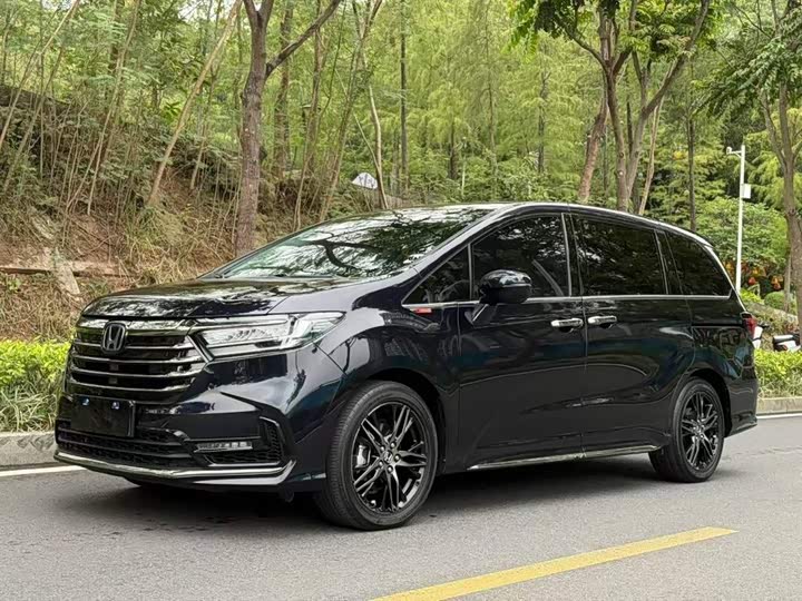 Фото 1 - Honda Odyssey