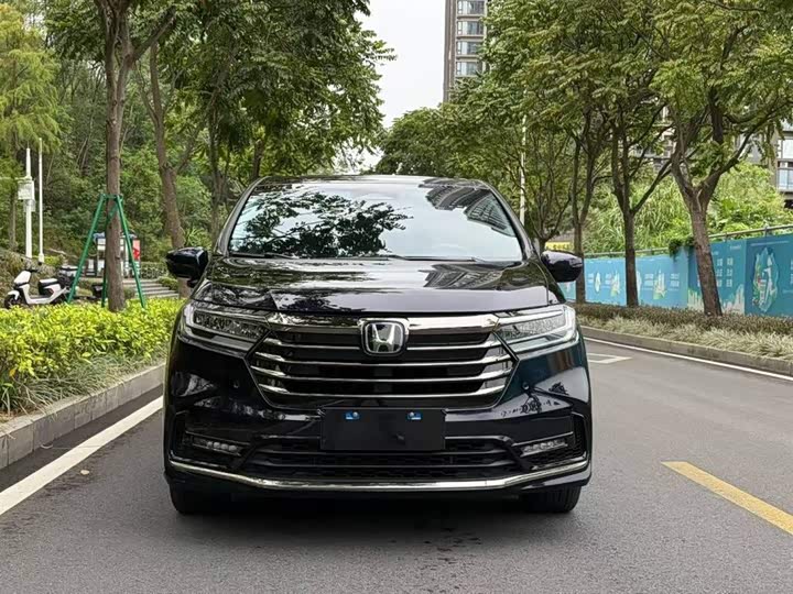 Фото 2 - Honda Odyssey