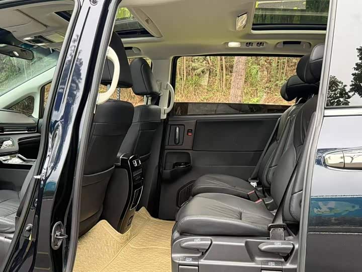 Фото 6 - Honda Odyssey