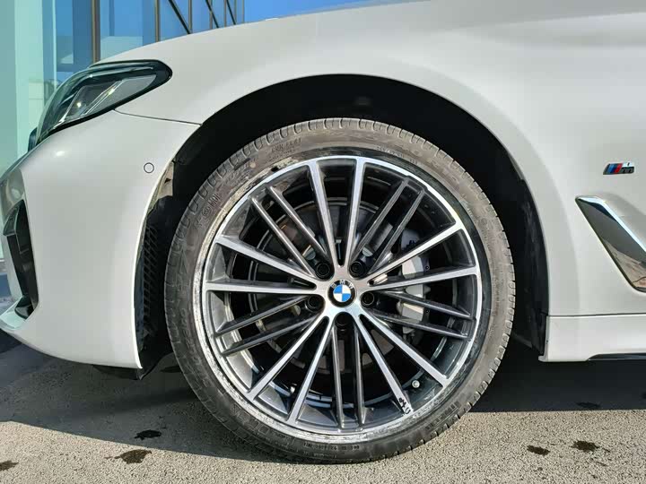 Фото 9 - BMW 5 Series