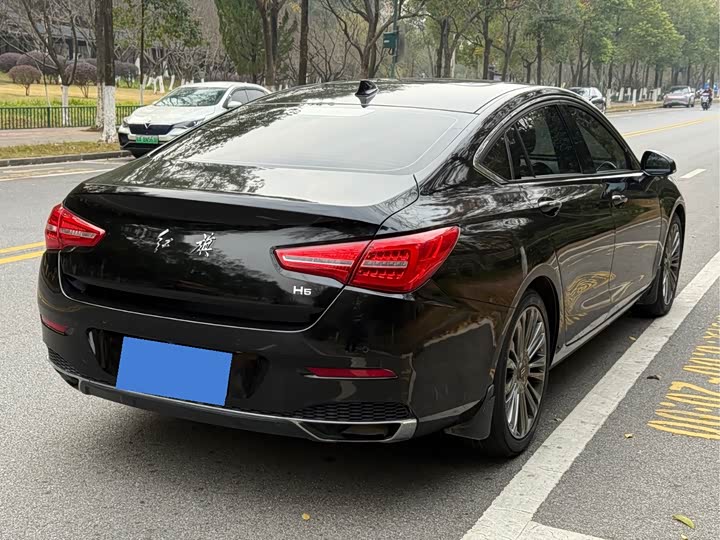 Фото 4 - Hongqi H5