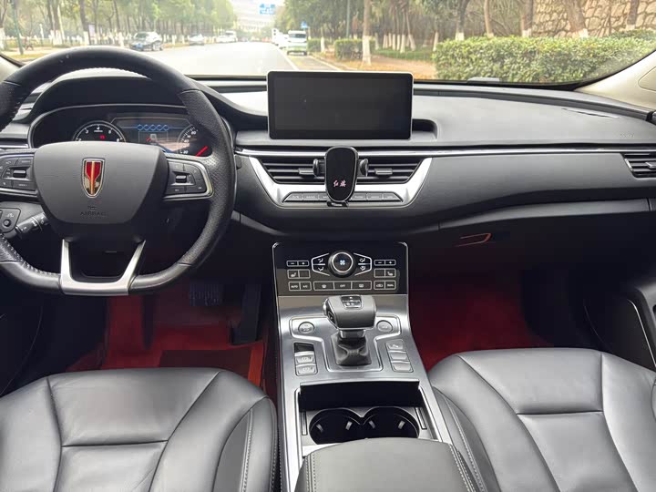 Фото 7 - Hongqi H5