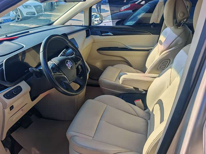 Фото 7 - Buick GL8 ES