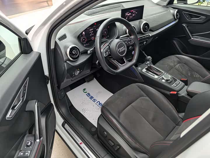 Фото 6 - Audi Q2L