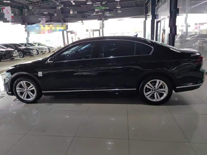 Фото 5 - Volkswagen Magotan