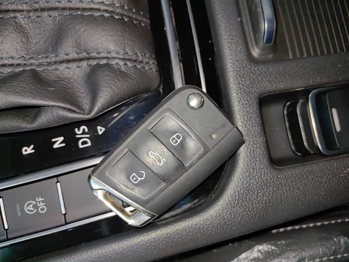 Фото 9 - Volkswagen Magotan