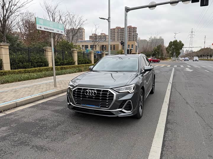 Фото 2 - Audi Q3