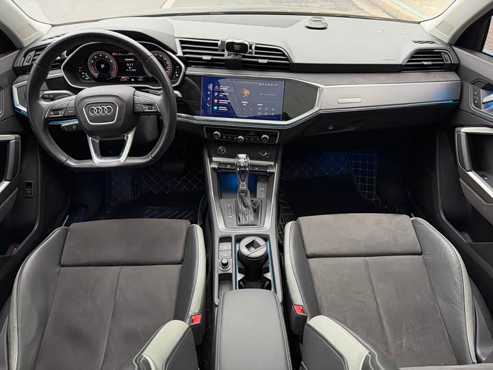 Фото 8 - Audi Q3