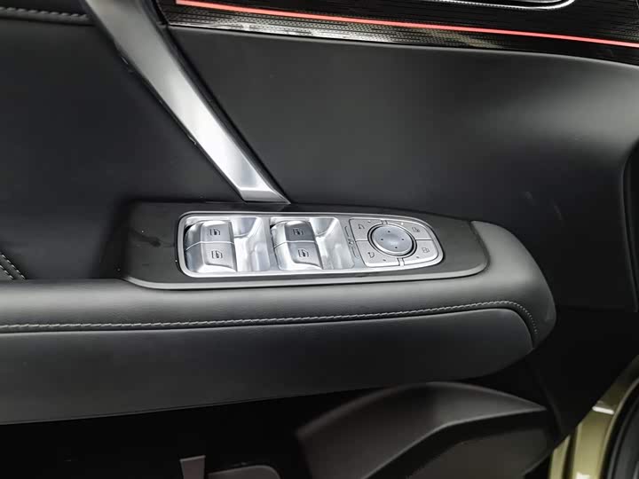 Фото 9 - Tank 400 Hybrid