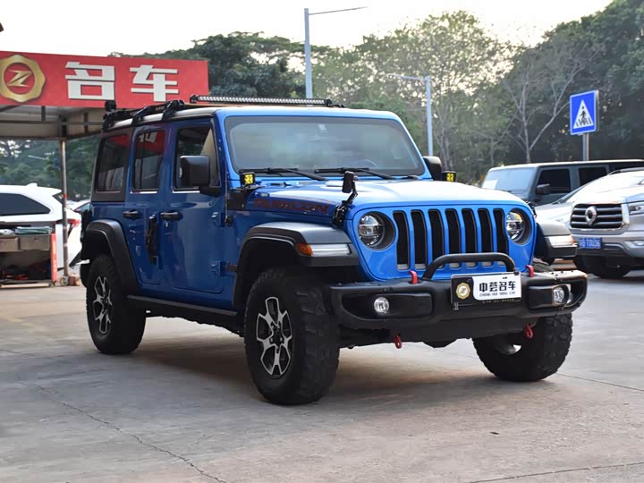 Фото 3 - Jeep Wrangler