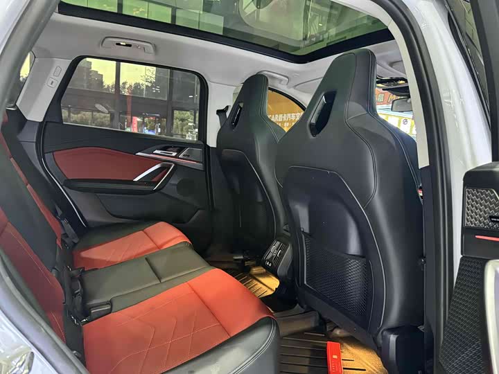 Фото 4 - BMW iX1