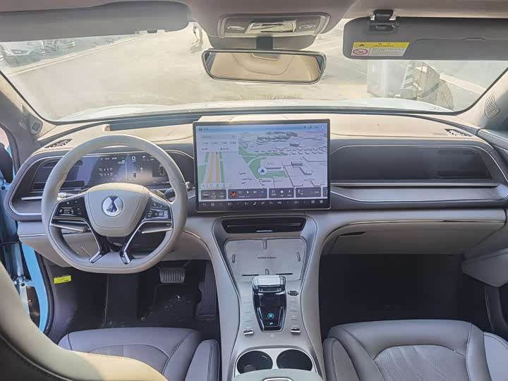 Фото 5 - Denza N7