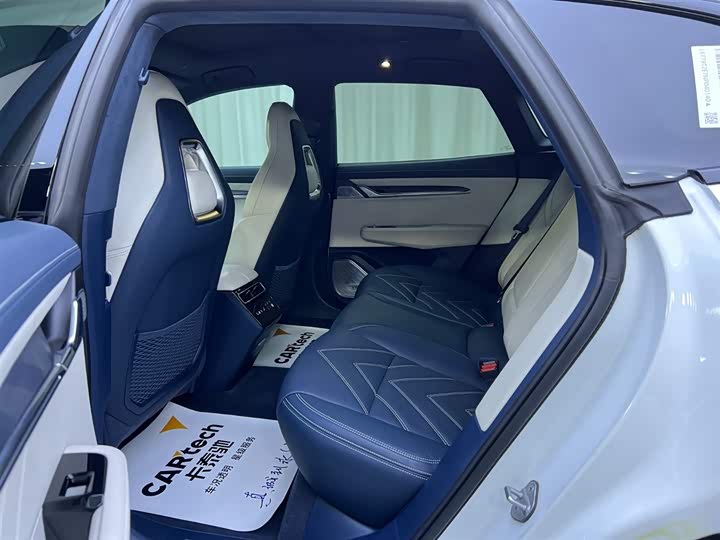 Фото 6 - Zeekr 001