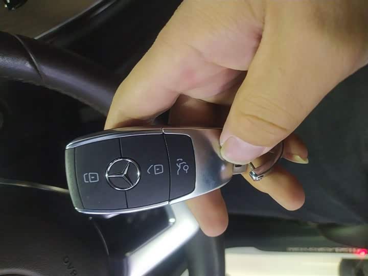 Фото 9 - Mercedes-Benz GLC-Class