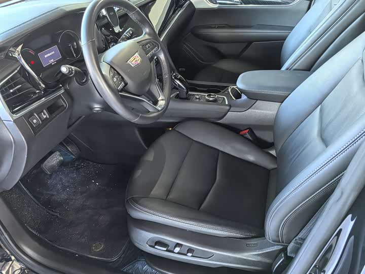 Фото 4 - Cadillac XT6