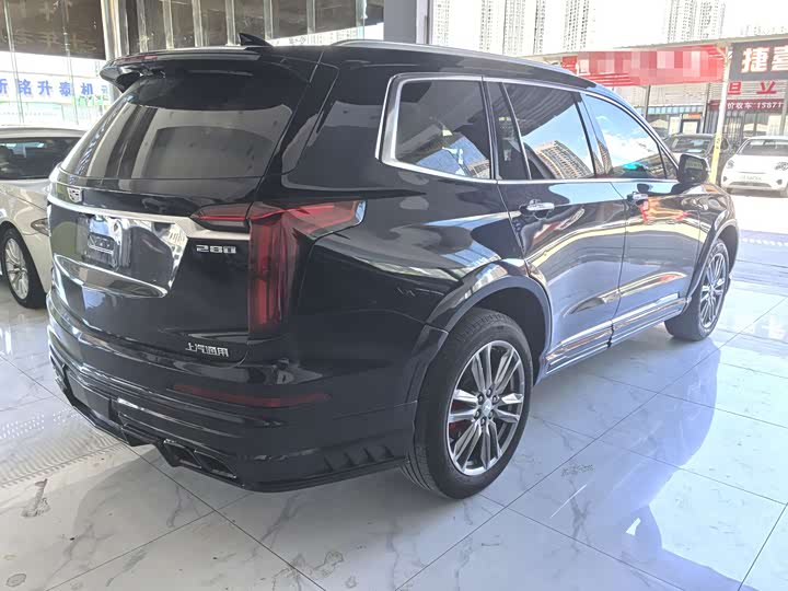 Фото 9 - Cadillac XT6