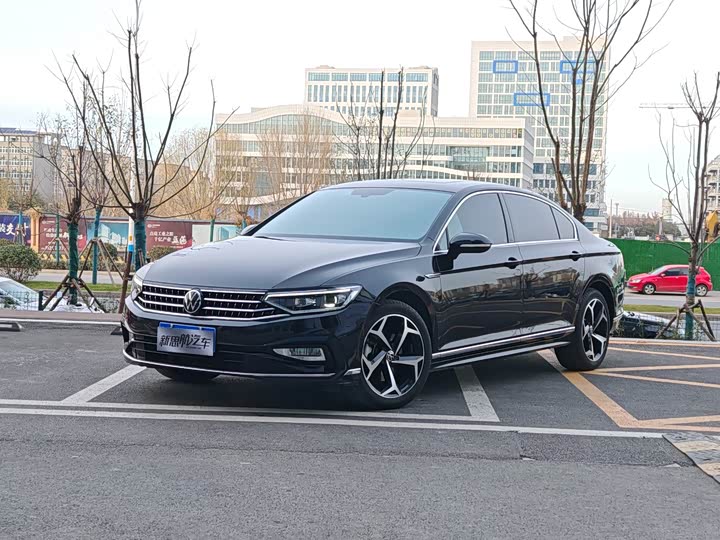 Фото 1 - Volkswagen Magotan