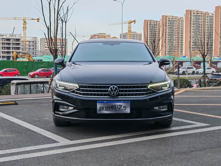 Фото 2 - Volkswagen Magotan