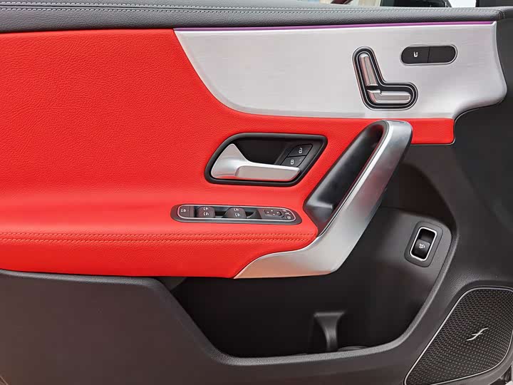 Фото 8 - Mercedes-Benz A-Class AMG