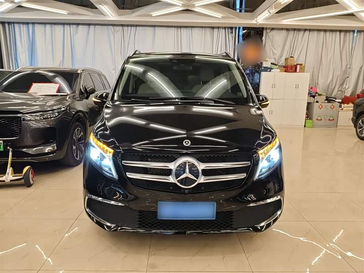 Фото 3 - Mercedes-Benz V-Class