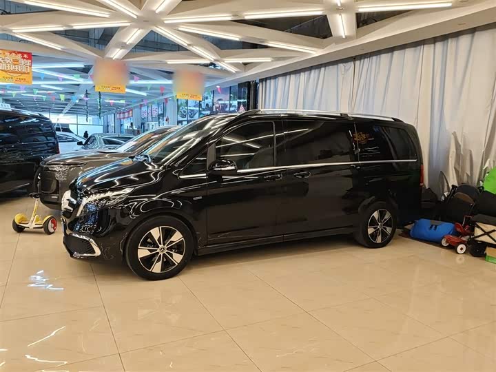 Фото 5 - Mercedes-Benz V-Class