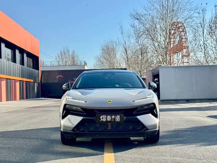 Фото 2 - Lotus Eletre