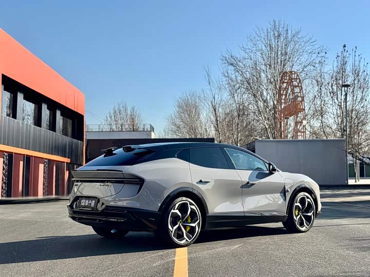 Фото 3 - Lotus Eletre