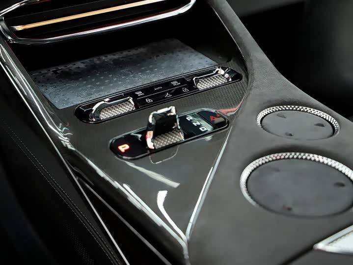 Фото 8 - Lotus Eletre