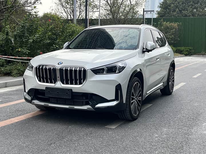 Фото 1 - BMW X1
