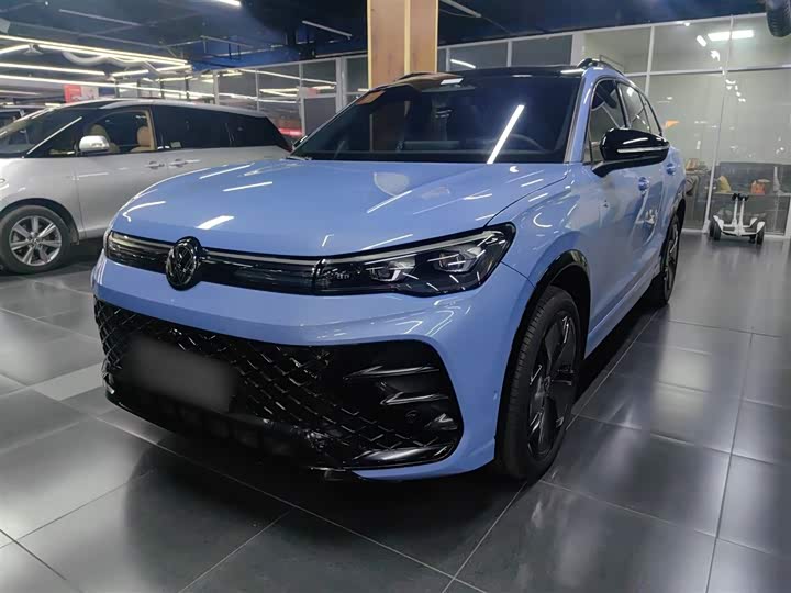 Фото 2 - Volkswagen Tiguan L Pro