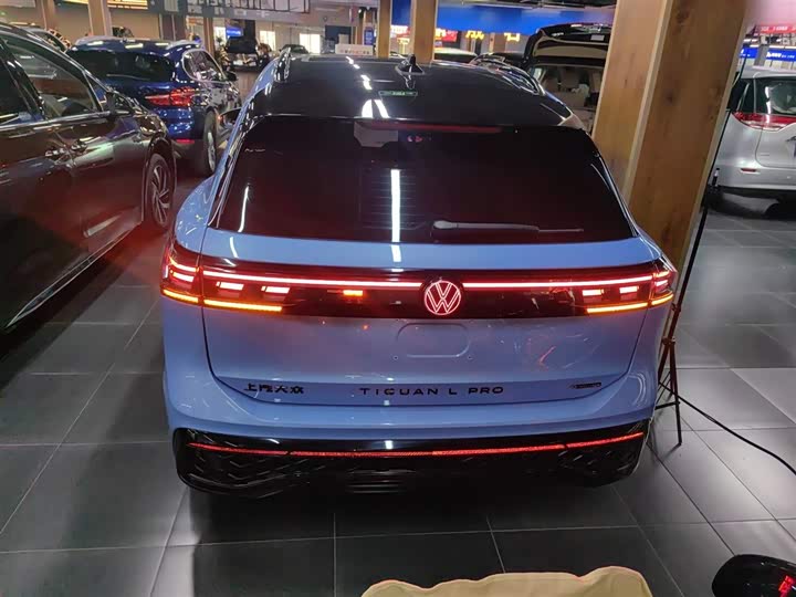 Фото 6 - Volkswagen Tiguan L Pro