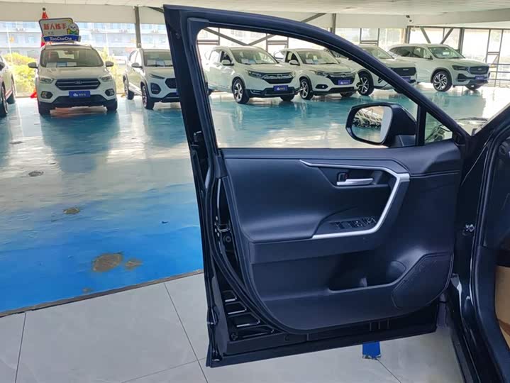 Фото 7 - Toyota Wildlander