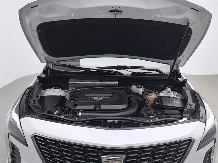 Фото 6 - Cadillac XT4