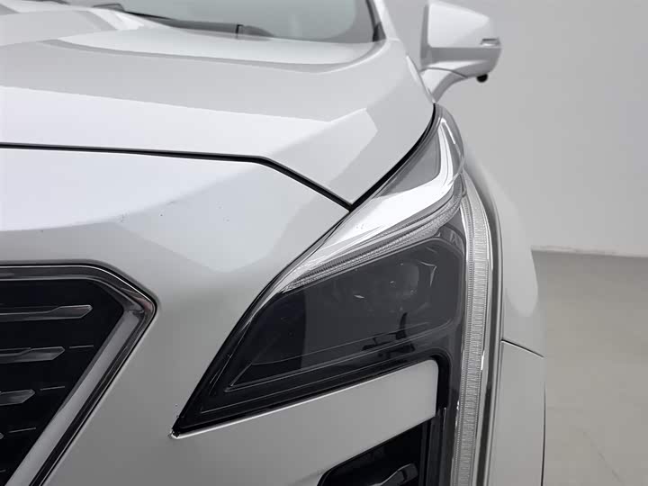 Фото 7 - Cadillac XT4