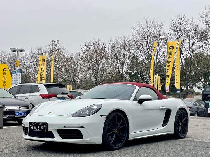 Фото 1 - Porsche 718