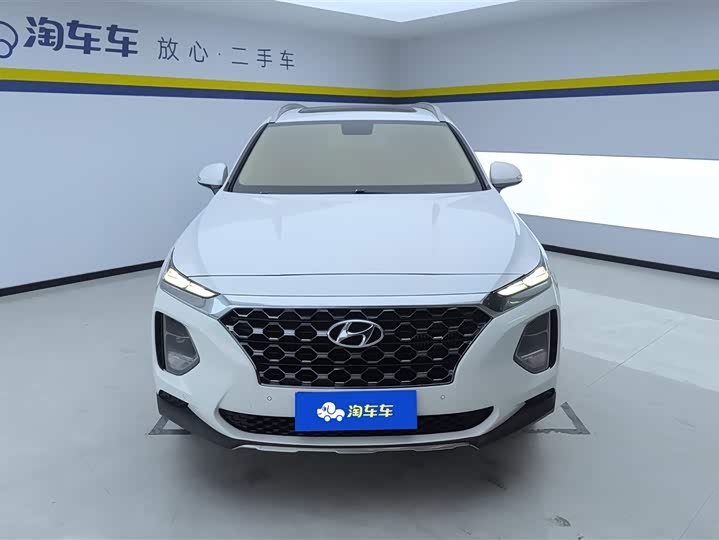 Фото 2 - Hyundai Santa Fe