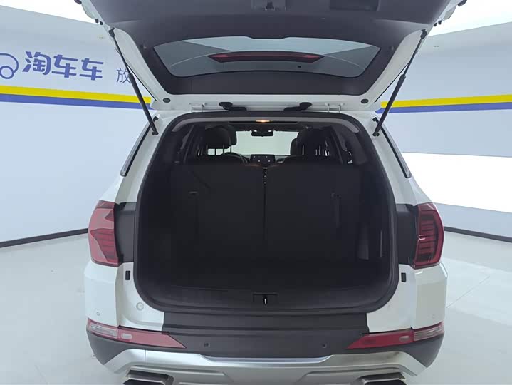 Фото 4 - Hyundai Santa Fe