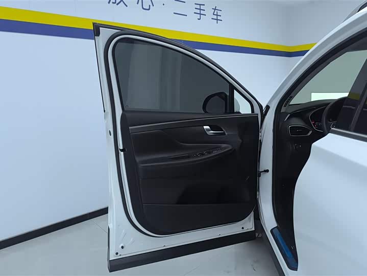 Фото 7 - Hyundai Santa Fe