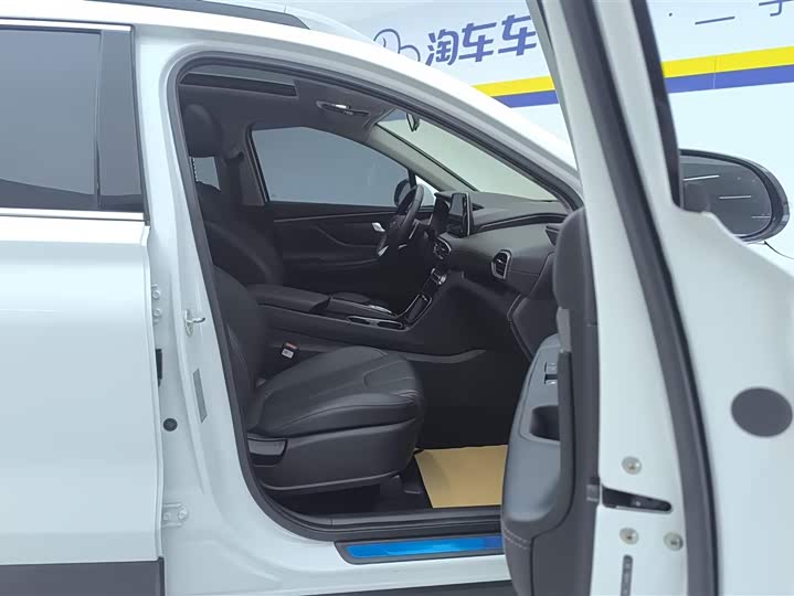 Фото 8 - Hyundai Santa Fe