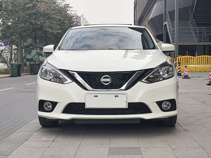 Фото 2 - Nissan Sylphy