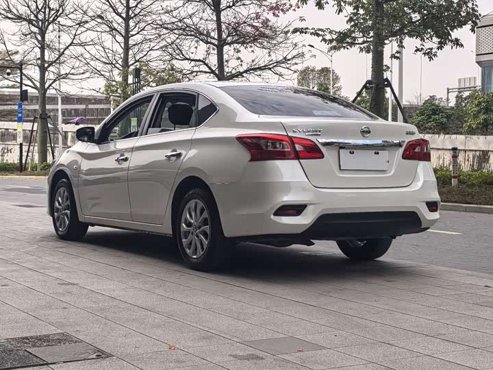 Фото 4 - Nissan Sylphy