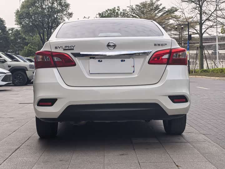 Фото 5 - Nissan Sylphy