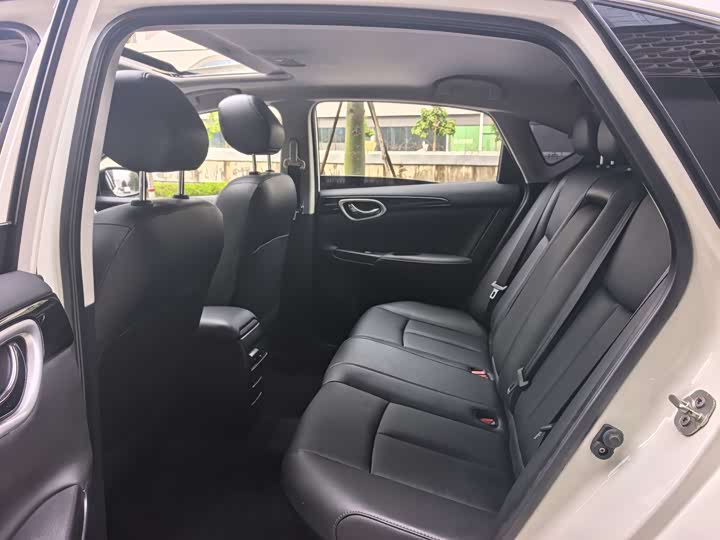 Фото 7 - Nissan Sylphy