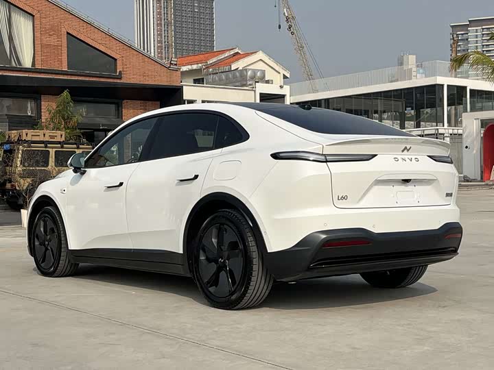 Фото 3 - Nio Onvo L60