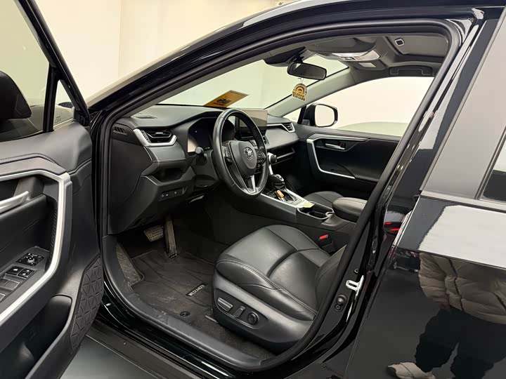 Фото 9 - Toyota Wildlander