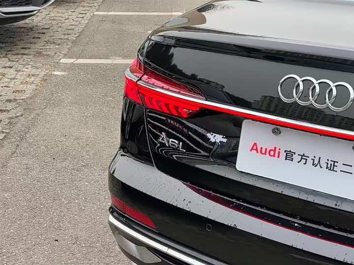 Фото 6 - Audi A6L