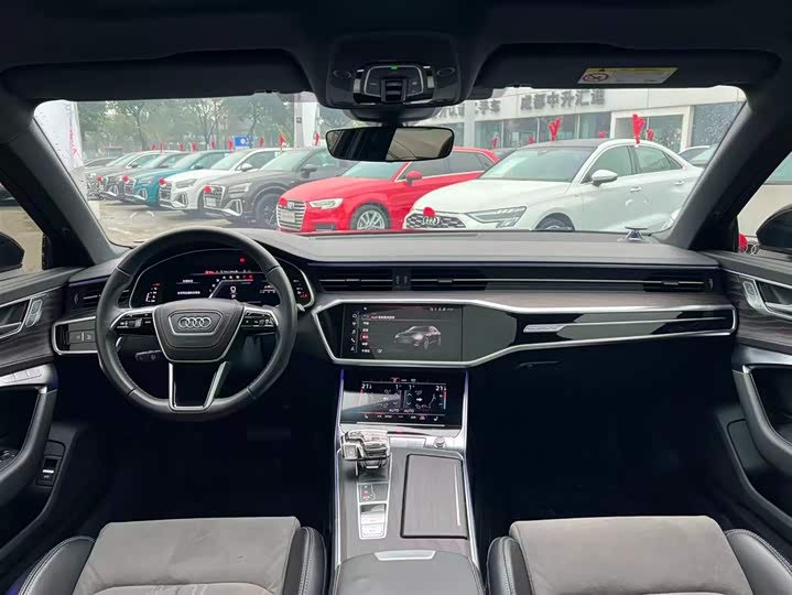 Фото 9 - Audi A6L