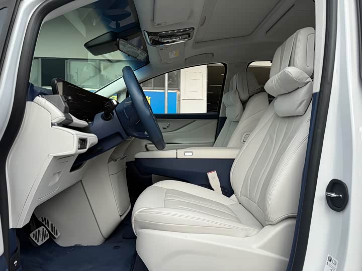 Фото 6 - Buick GL8 Hybrid